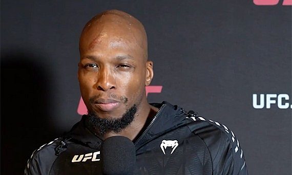 迈克尔·佩奇（Michael Page）表示，他在UFC巴黎站判定获胜后“有所保留”。