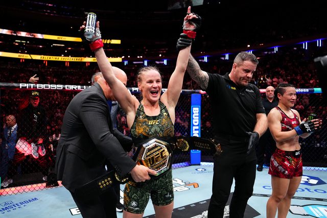 瓦伦蒂娜·舍甫琴科（Valentina Shevchenko）的教练透露，伤病迫使她放弃了蝇量级冠军头衔。